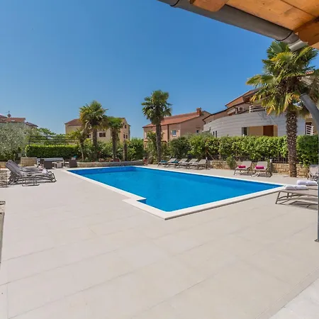 Paradiso 1 Mit Pool Apartmán