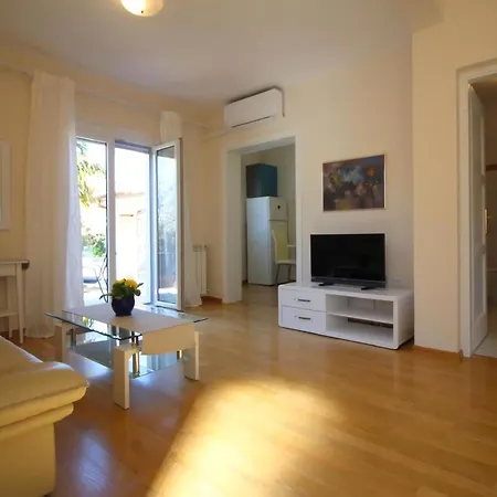 Apartmán Paradiso 1 Mit Pool *