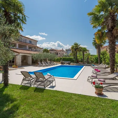 Paradiso 1 Mit Pool Apartmán