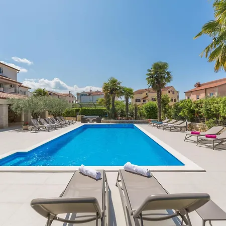 Paradiso 1 Mit Pool * Porec