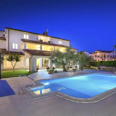 Paradiso 1 Mit Pool * Porec