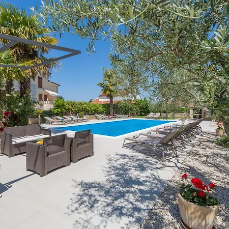 Apartment Paradiso 1 Mit Pool *