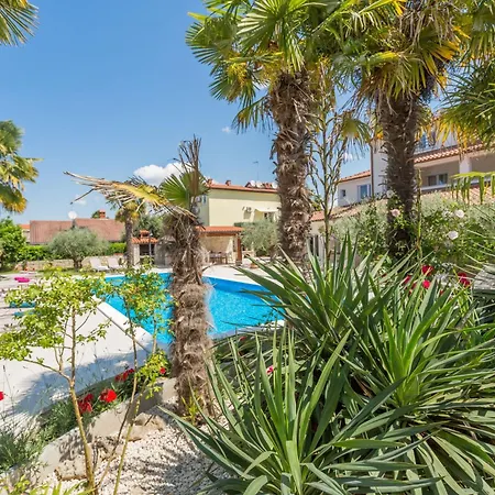 Paradiso 1 Mit Pool *