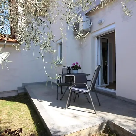 Paradiso 1 Mit Pool * Porec