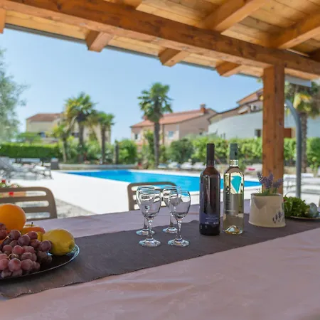 Paradiso 1 Mit Pool