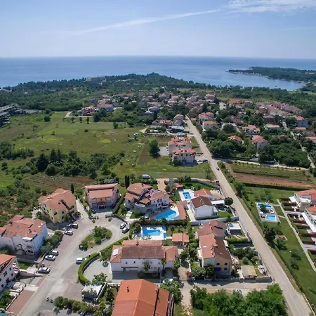 Paradiso 1 Mit Pool Appartamento Porec